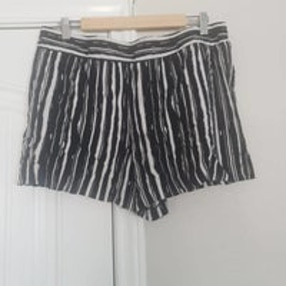 Apt 9 black and white striped shorts size L - Picture 1 of 3